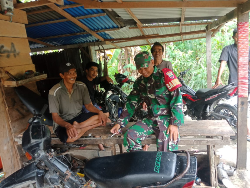 Kunjungi Rumah Warga Binaan, Babinsa 03/Tpl Lakukan Komunikasi Sosial Dengan Masyarakat