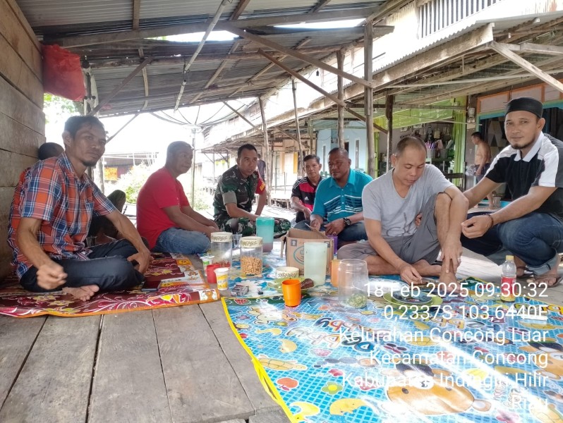 Babinsa Koramil 04/Kuindra Meningkatkan Kesadaran Masyarakat akan Pentingnya Keamanan dan Ketertiban