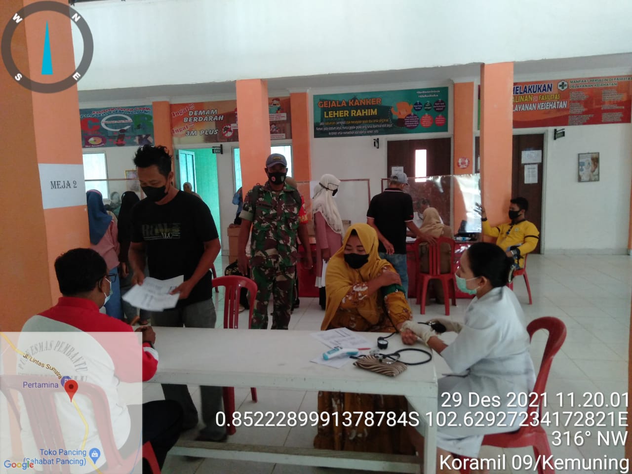 Babinsa Koramil 09/Kemuning Kembali Bantu Percepat Proses Vaksinasi