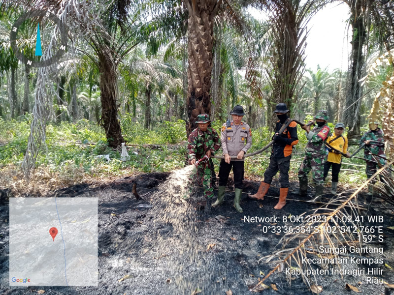 Tim Gabungan Babinsa Koramil 03/Tpl dan Jajarannya Selalu Ikut Serta Dalam Melakukan Pendinginan Karhutla