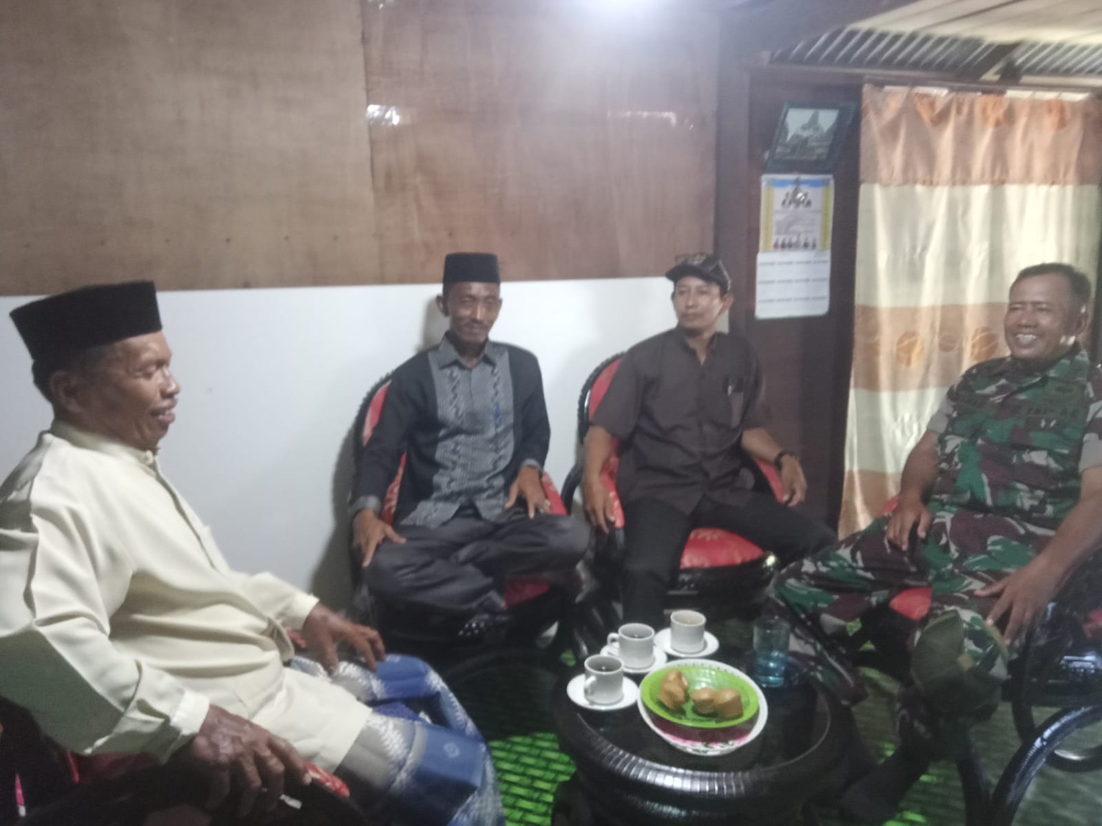 Jalin Komunikasi Yang Baik dan Saling Memberikan Informasi Kepada Babinsa Koramil 09/Kemuning