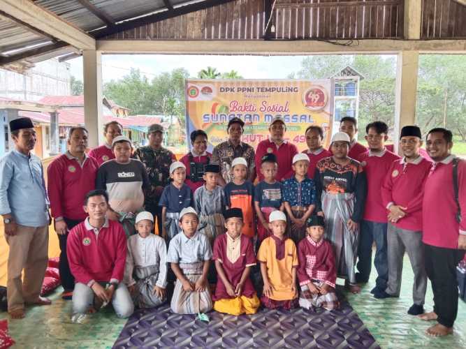 Babinsa Koramil 03/Tpl Serka Nuryadi Hadiri Kegiatan Sunat Massal di Desa Binaan