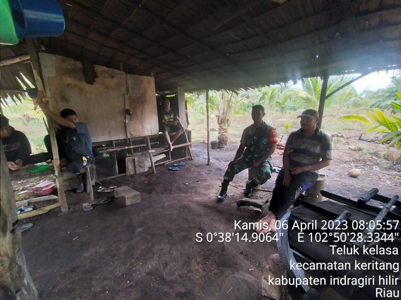 Babinsa Koramil 09/Kemuning, Koptu Setiawan Harianto Jalin Hubungan Baik Antar Sesama