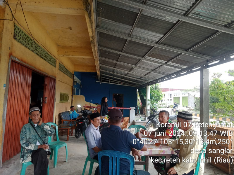 Dengan Warga, Babinsa Serda Johansah Rutin Untuk Laksanakan Komunikasi Sosial Guna Ciptakan Kenyamanan