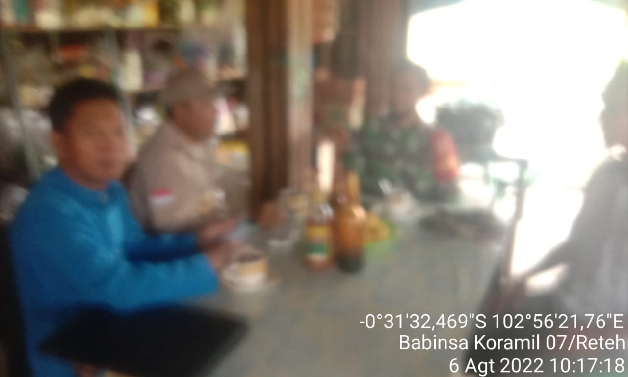 Jalin Silaturrahmi Antar Warga Oleh Babinsa Koramil 07/Reteh di Wilayah Binaan