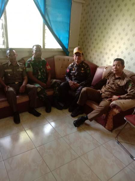 Tingkatkan Sinergitas, Babinsa Serda Margono Giat Komsos Dengan Perangkat Desa