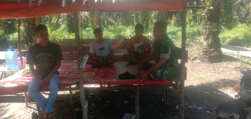 Melalui Komsos, Babinsa Koramil 09/Kmg Dapat Jalin Hubungan yang Harmonis Antar Sesama