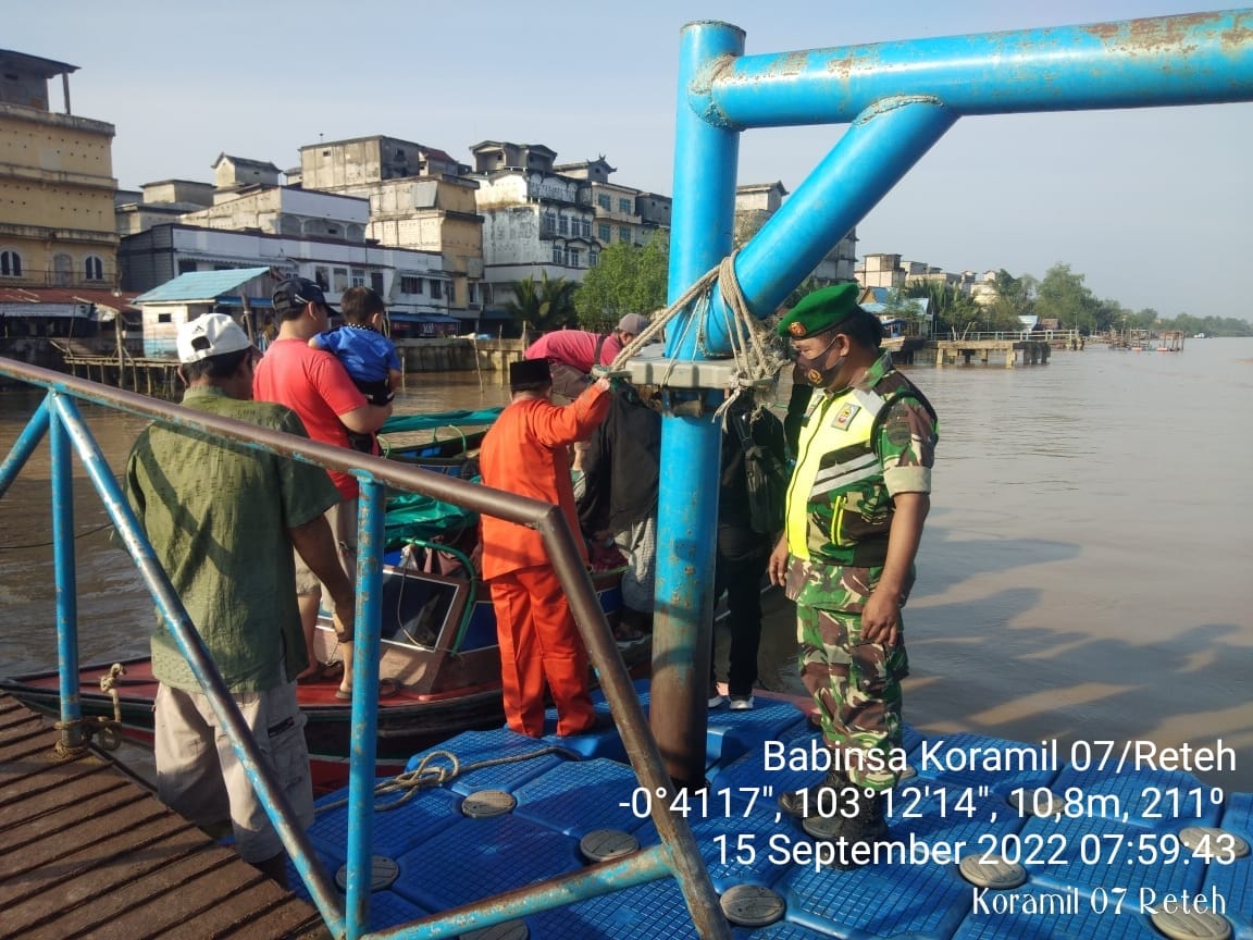 Patuhi Prokes Demi Kesehatan Terus Di Lakukan Oleh Babinsa Koramil 07/Reteh
