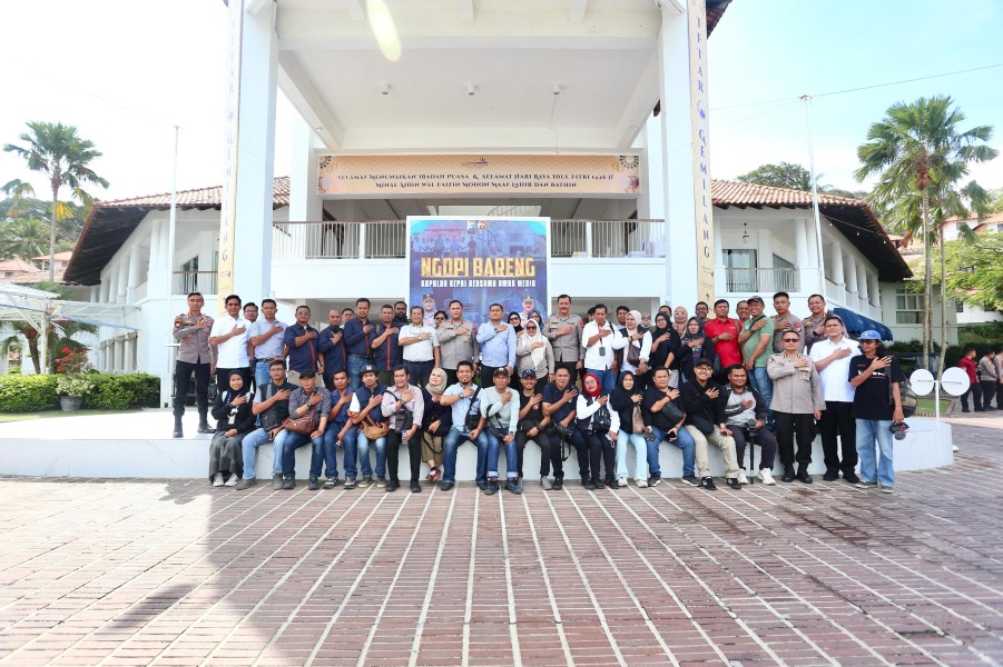 Ngopi Bareng, Kapolda Kepri Ajak Awak Media Menjadi Garda Terdepan dalam Menyajikan Berita