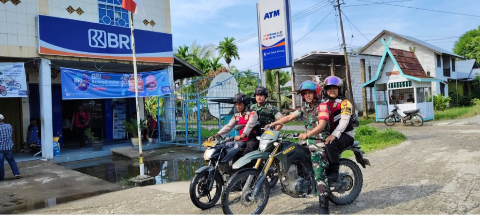 Bhabinsa Koramil 05/Gas  Laksanakan Patroli Guna Menjaga Situasi yang aman dan kondusif