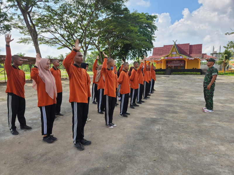Berikan Binter Wasbang Kepada Peserta Paskibra Oleh Danramil 10/Plg Guna Berikan Motivasi dan Dorongan