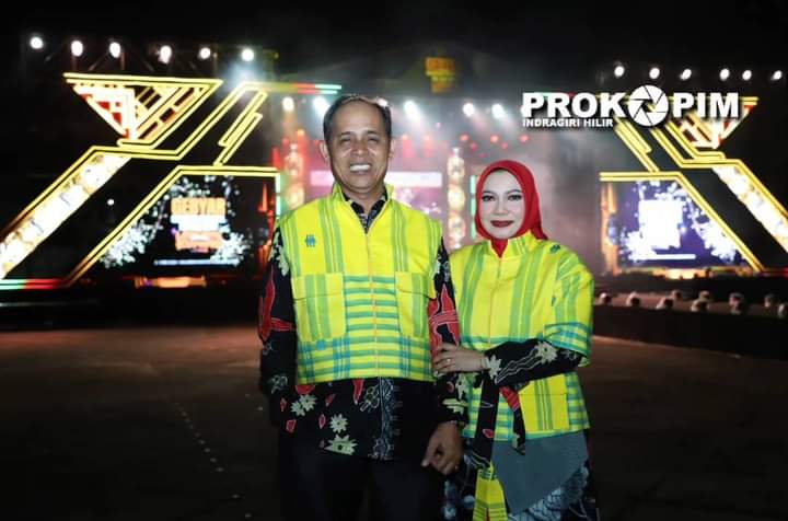 Hadiri Gebyar BBI -BBWI Lancang Kuning Carnival, Pj. Bupati Inhil Bersama Istri Hj. Katerina Susanti Kenalkan Batik Inhil