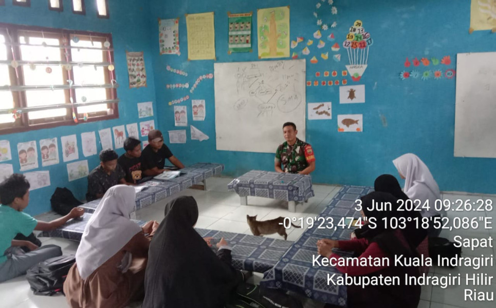 Babinsa Koramil 04/Kuindra Tetap Jalankan Nilai-nilai Pancasila di Kehidupan Sehari-hari