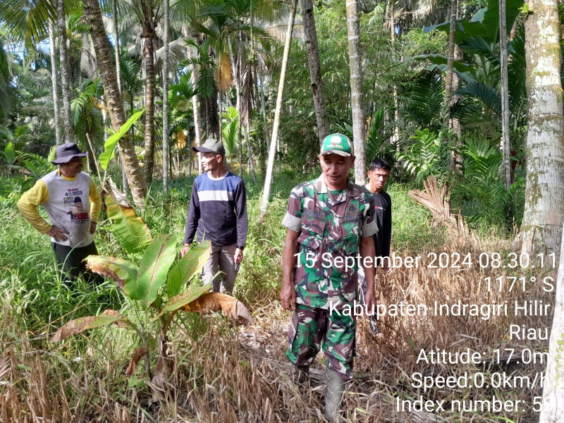 Babinsa Koramil 07/Reteh Terus Upayakan Pencegahan Karhutla Di Binaan Bersama Warga
