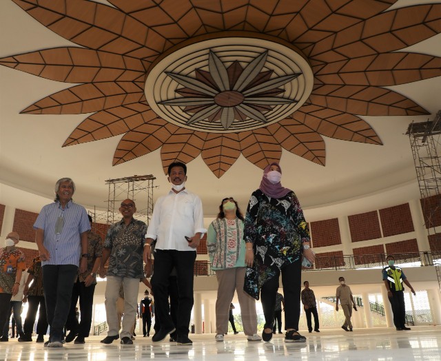 Segera Diresmikan, Kepala BP Batam Tinjau Langsung Kesiapan Pembangunan Masjid Tanjak