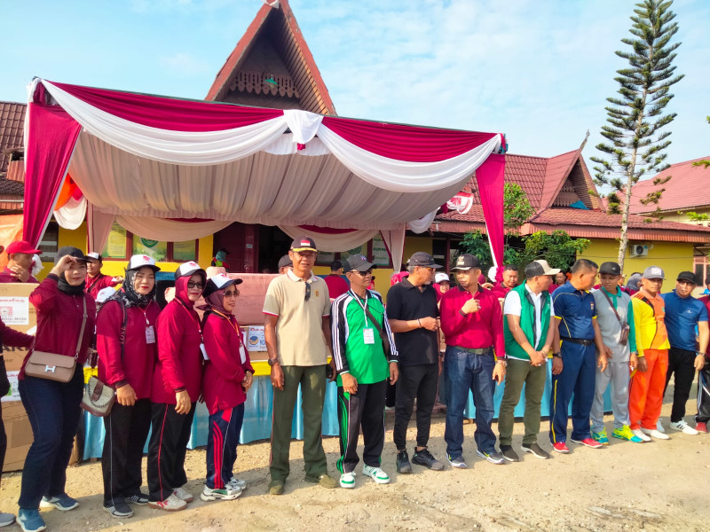 Danramil 07/Reteh Langsung Turun Ke Wilayah Untuk Mengikuti Jalan Santai