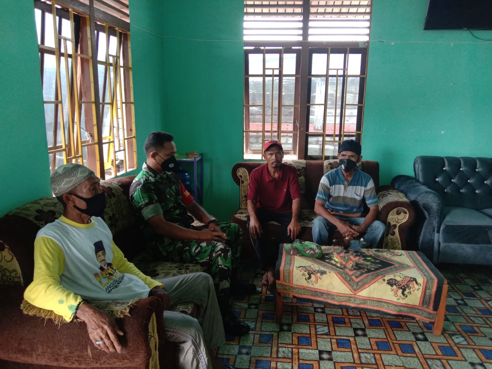 Himbauan Agar Selalu Memakai Masker, Upaya Penularan Covid-19 Yang Dilakukan Oleh Serda Ronal Manalu