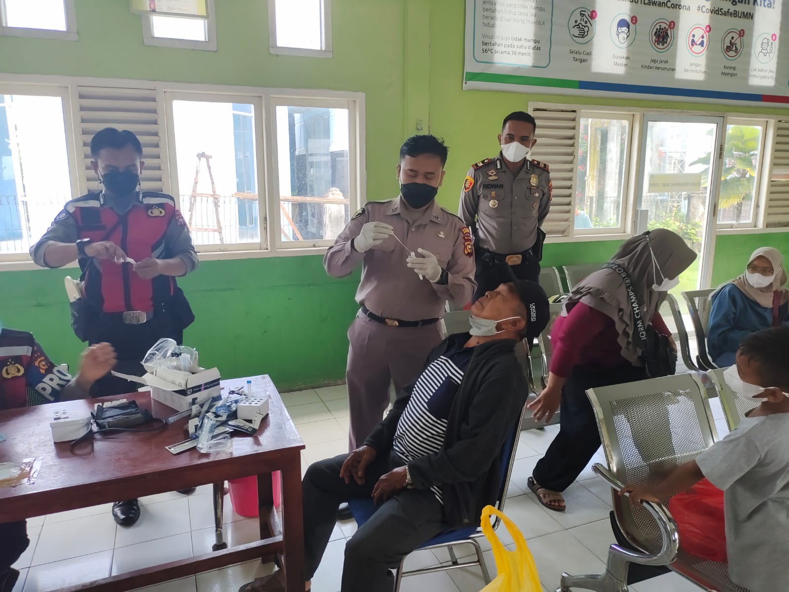 Antisipasi Varian Omricon, Tim Satgas Inhil Lakukan Random Swab Penumpang Speedboat Dari Kepri