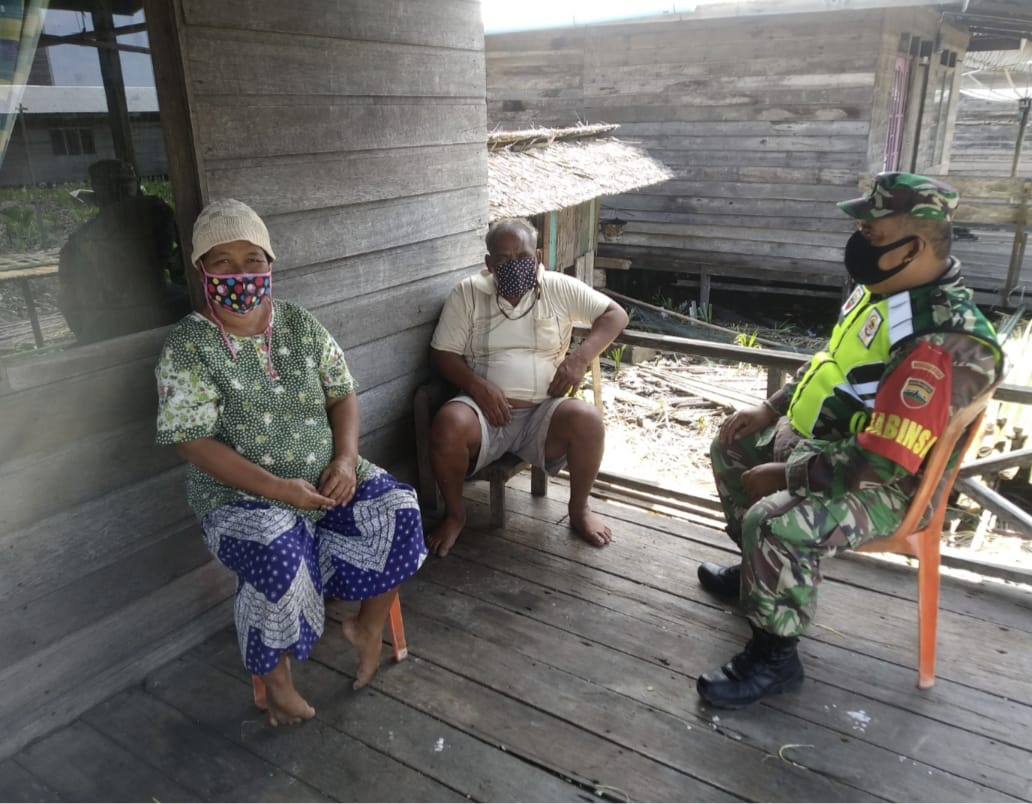 Cuaca yang Tak Menentu, Babinsa 04/Kuindra Himbau Warga Hati-hati Ketika Melaut
