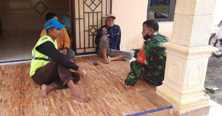 Babinsa 03/Tpl komsos Dengan Anggota BPD Untuk Perluasan Mitra Karib