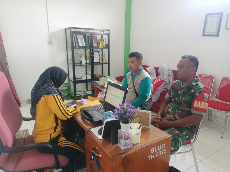 Bersama Perangkat Puskesmas, Babinsa Serda Margono Jalin Silaturahmi Antar Sesama