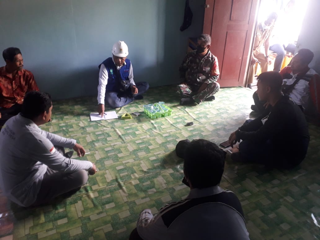 Sertu Eri Hamdani Lakukan Komsos Bersama Tomas dan Masyarakat