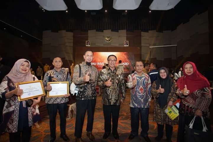 Fantastis, Realisasi Investasi Capai 10,6 Triliun Pemkab Inhil Raih Penghargaan Riau Investment Award 2023