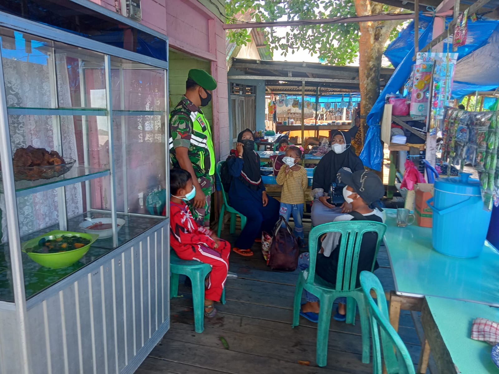 Koramil 04/Kuindra Terus Lakukan Penegakan Disiplin Prokes