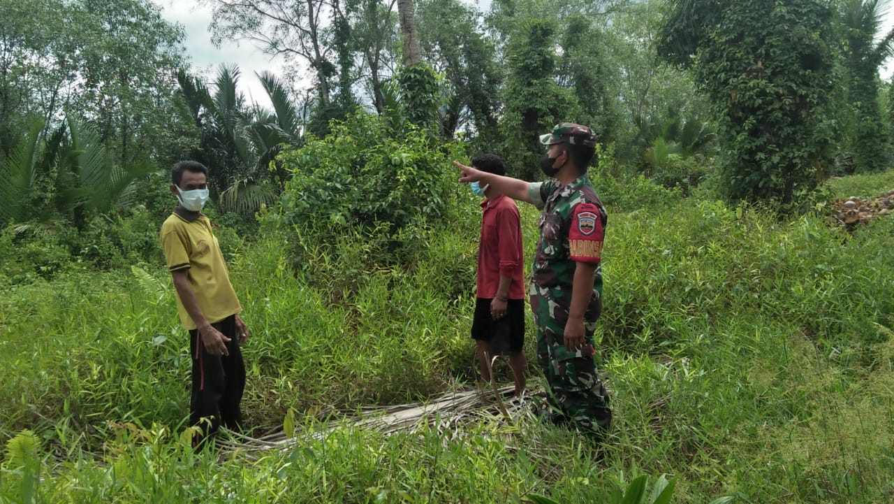 Dalam Mencegah Kebakaran, Babinsa Koramil 04/Kuindra Rutin Laksanakan Patroli