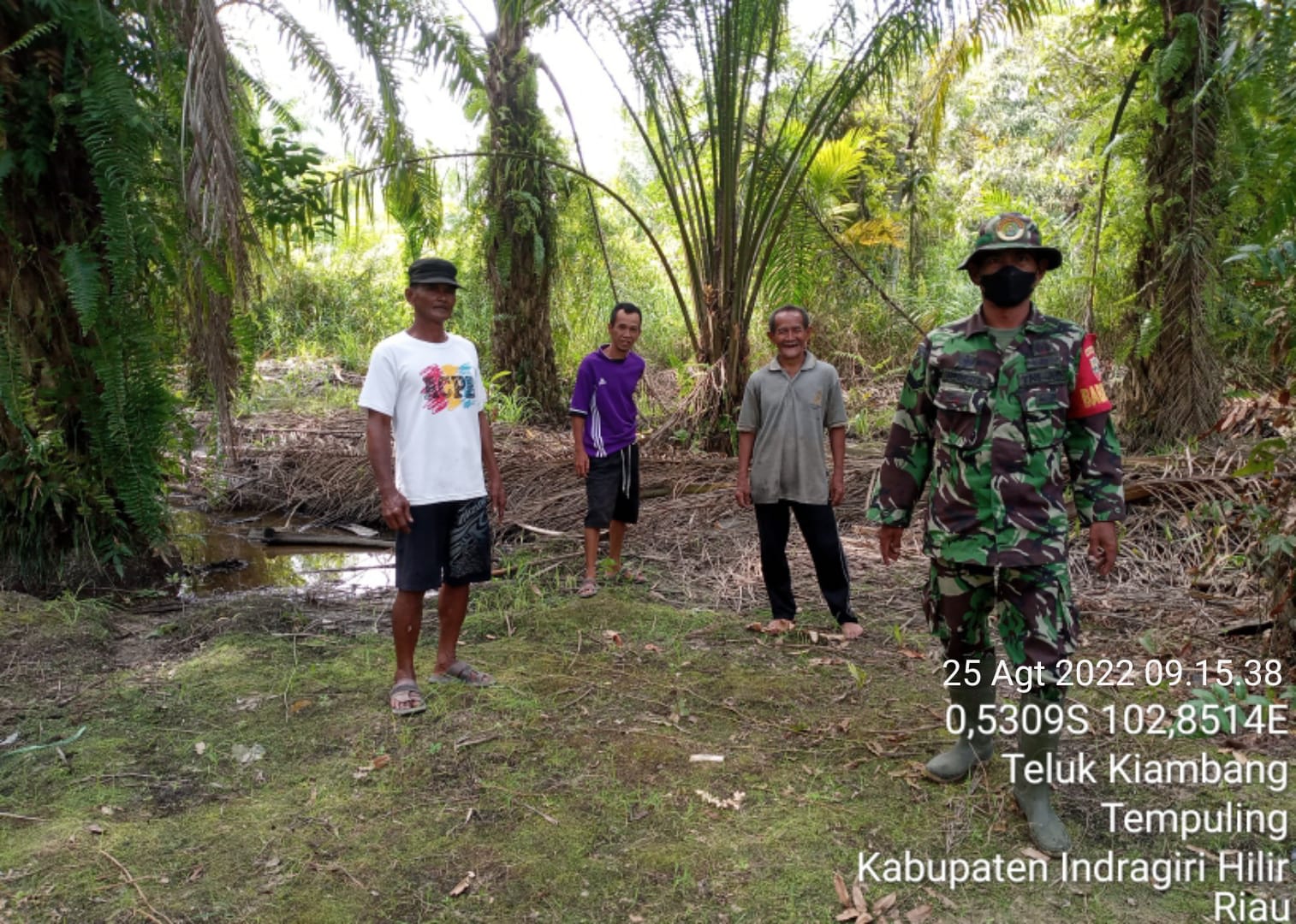Babinsa 03/Tempuling Tingkatkan Patroli Karlahut dan Sekaligus Sosialisasi