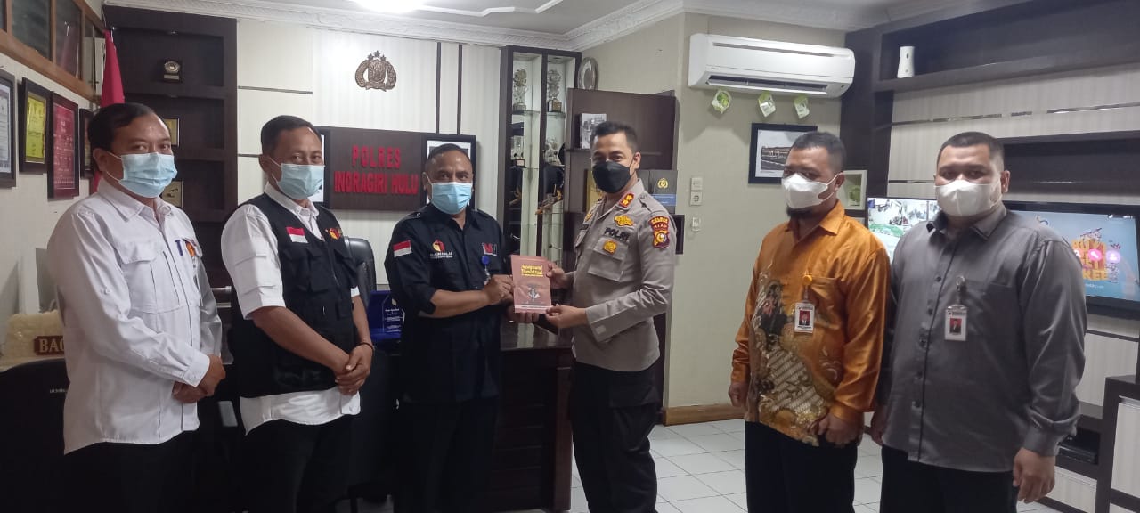 Ikut Sukseskan Pilkada 2020, Polres Inhu Terima Penghargaan Dari Bawaslu Ikut Sukseskan Pilkada 2020, Polres Inhu Terima Penghargaan Dari Bawaslu