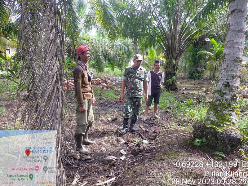 Cegah Kebakaran, Babinsa Koramil 07/Reteh Rutin Laksanakan Patroli Karhutla