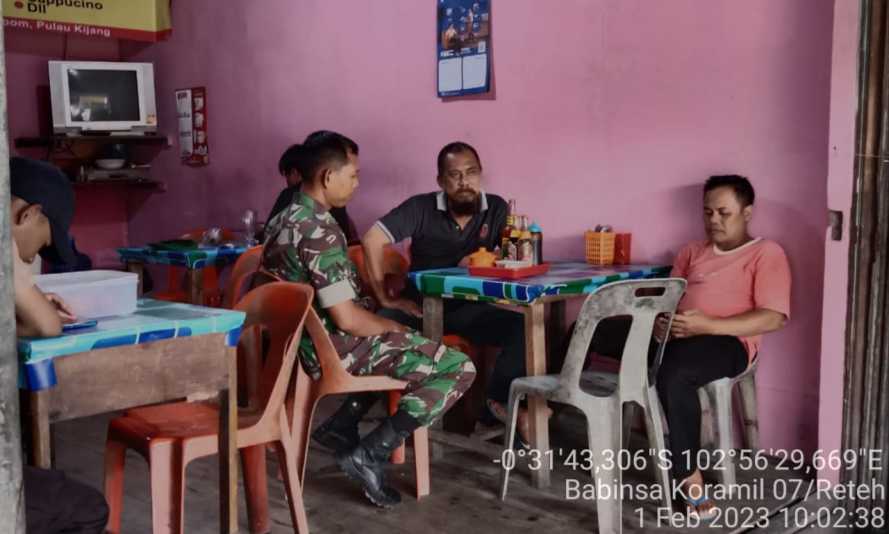 Tetap Jaga Kebersihan Lingkungan Bersama Sertu Yadi Yanto