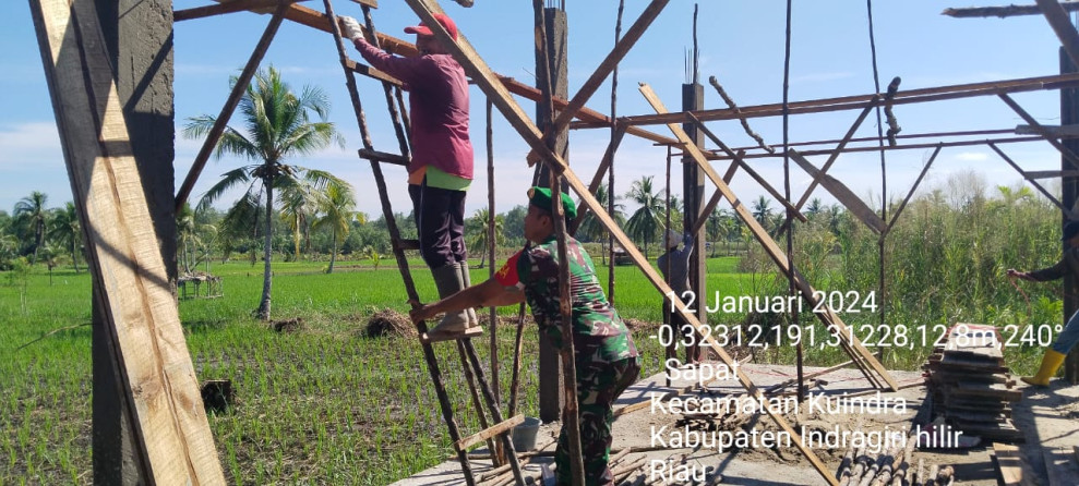 Kepedulian Babinsa Kopda Andre Danu Saputra Terhadap Warga Untuk Rutinkan Komsos