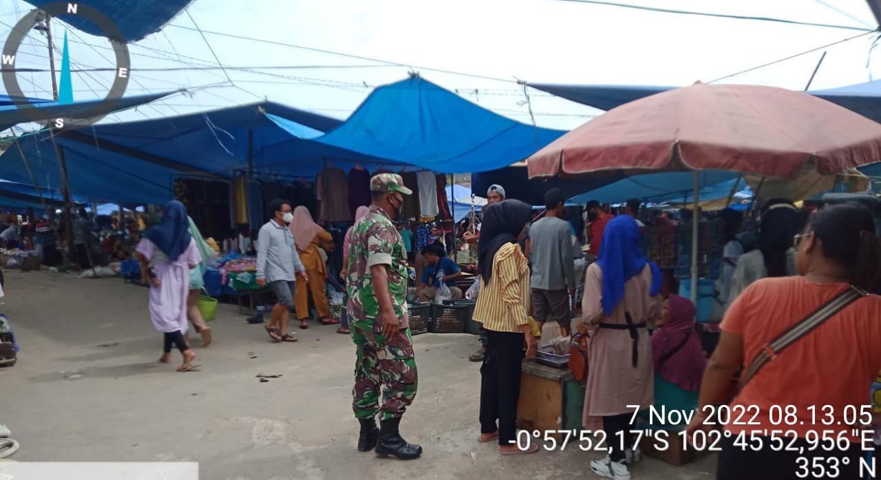 Edukasi Terkait Penerapan Prokes Oleh Serka M. Ridwan