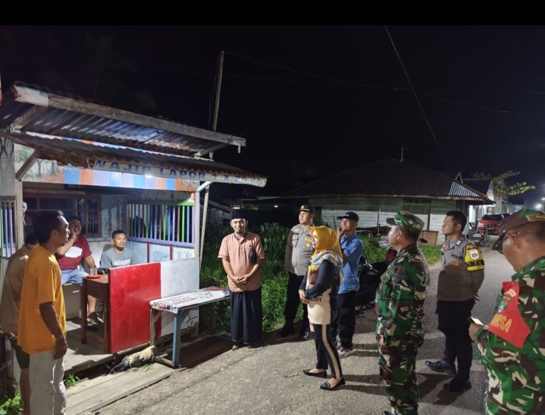 Danramil 03/Tempuling Turun Langsung Kawal Siskamling, Tingkatkan Sinergi Jaga Keamanan Desa