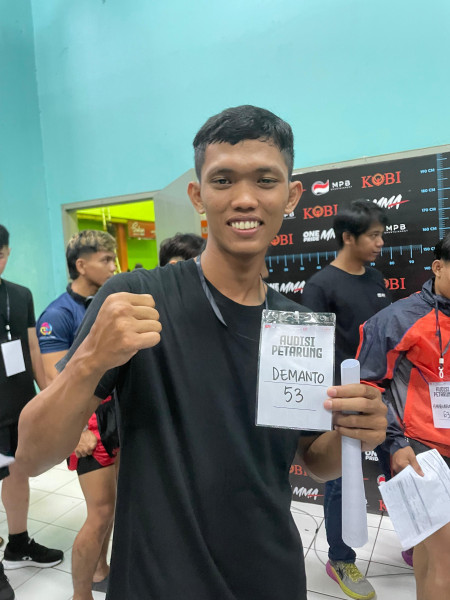 Lolos Seleksi, Demanto Ompusunggu Siap Bertarung di One Pride 2025 Lolos Seleksi, Demanto Ompusunggu Siap Bertarung di One Pride 2025