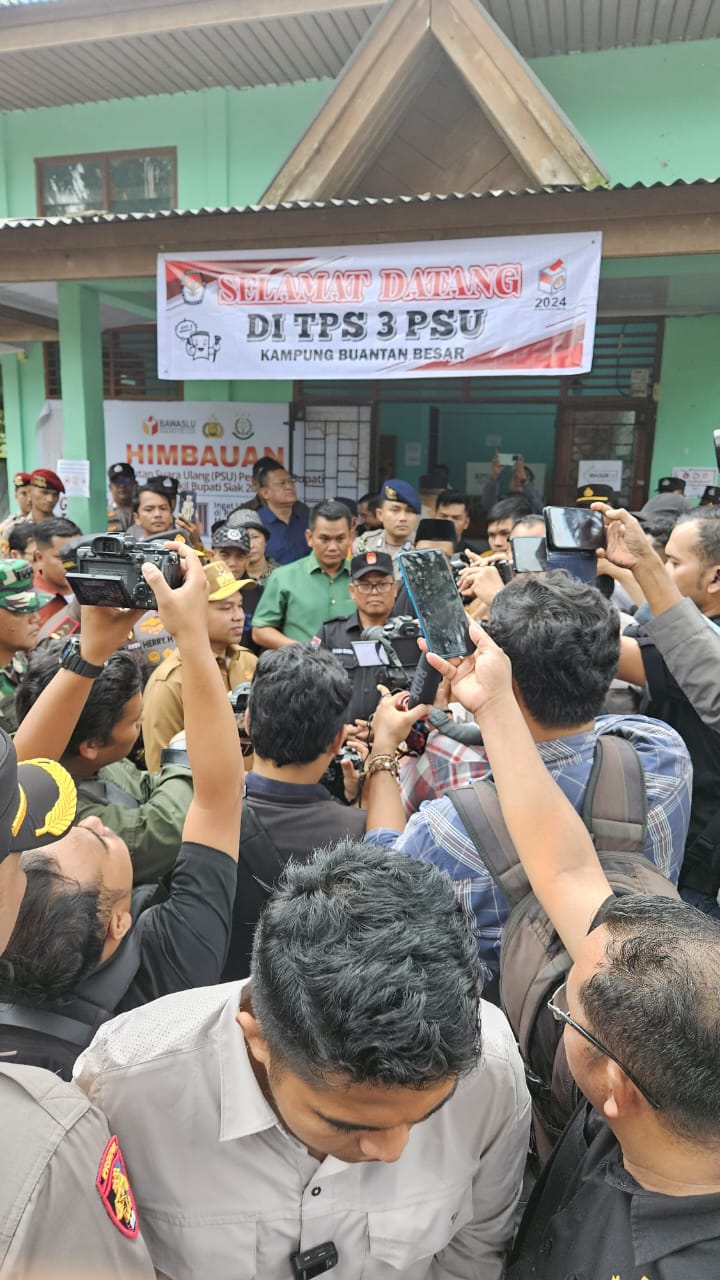 Ketua KPU Riau Apresiasi Partisipasi Pemilih di PSU Siak Ketua KPU Riau Apresiasi Partisipasi Pemilih di PSU Siak