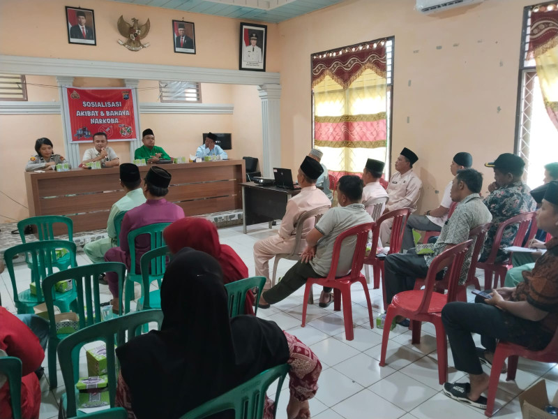 Minimalisir Penyalahgunaan Narkoba, Bhabinkamtibmas Laksanakan Sosialisasi di Desa Batas Minimalisir Penyalahgunaan Narkoba, Bhabinkamtibmas Laksanakan Sosialisasi di Desa Batas