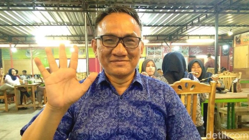 Andi Arief: Pelaku Perusakan Baliho SBY Ngaku Disuruh Pengurus PDIP
