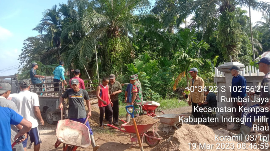 Sambut Bulan Suci Ramadhan, Babinsa 03/Tpl Lakukan Gotong Royong Bersama Warga Binaan