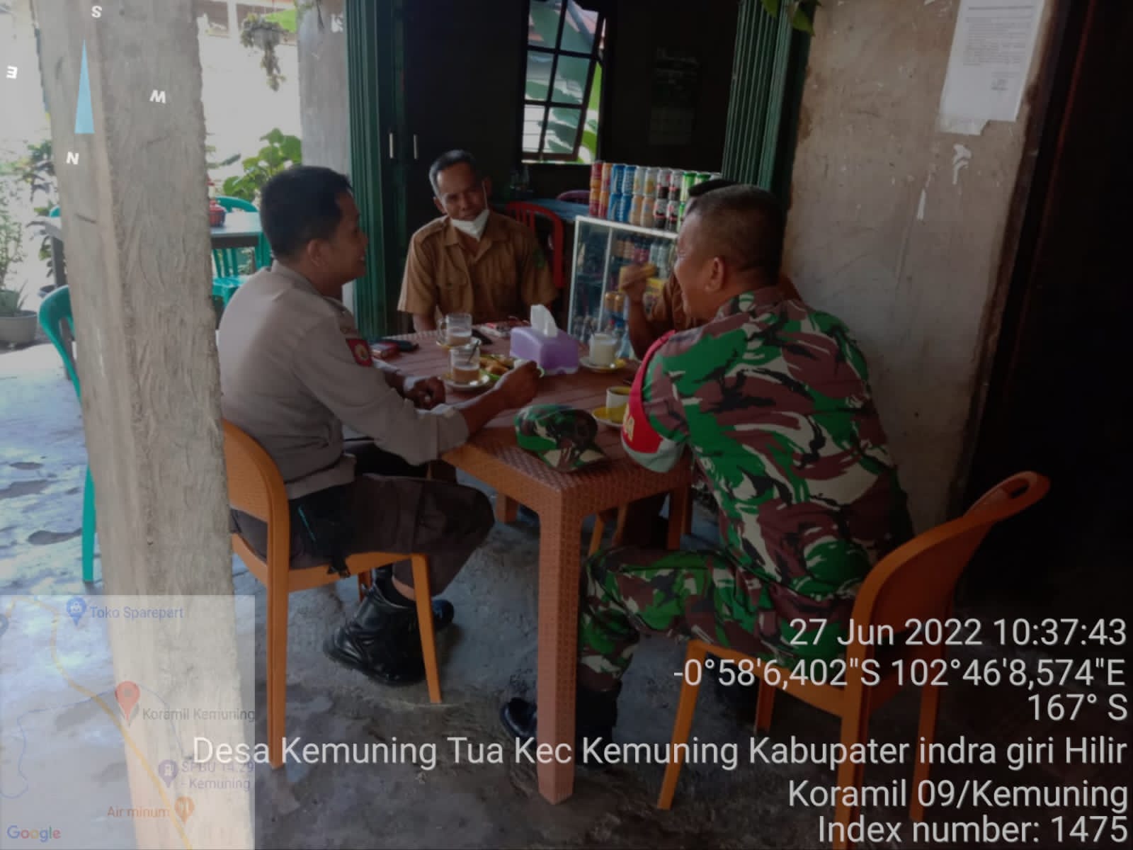 Sertu Adenan Hayat Tetap Lakukan Komsos Guna Jalin Hubungan Yang Baik