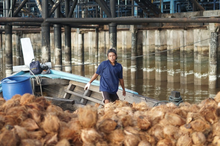 Sambu Group Tetap Beroperasi dan Cari Solusi, Di Tengah Ketidakpastian Pasokan Kelapa
