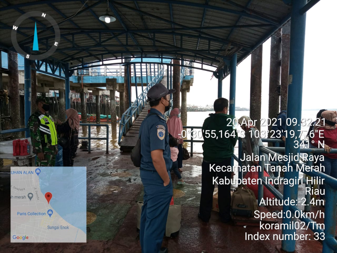 Saat Ramadhan, Personil Koramil 02/Tanah Merah Tetap Lakukan Penegakan Protkes