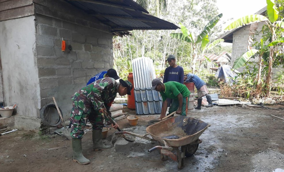 Sertu Ramli, Babinsa Koramil 07/Reteh Meningkatkan Silaturahmi dan Kerjasama dengan Masyarakat