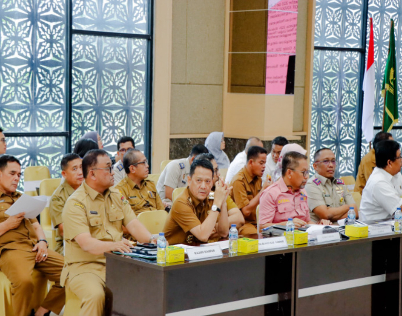 Pj Bupati Kampar Ikuti Rakor Terkait Progres Pembangunan Jalan Tol Pekanbaru-Rengat Pj Bupati Kampar Ikuti Rakor Terkait Progres Pembangunan Jalan Tol Pekanbaru-Rengat