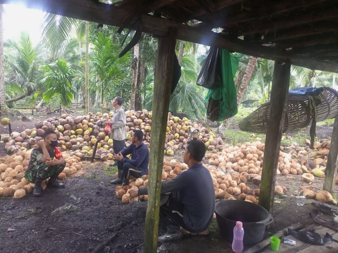 Melalui Komsos, Pratu Fery Ratnayasa Terus Jalin Hubungan Baik