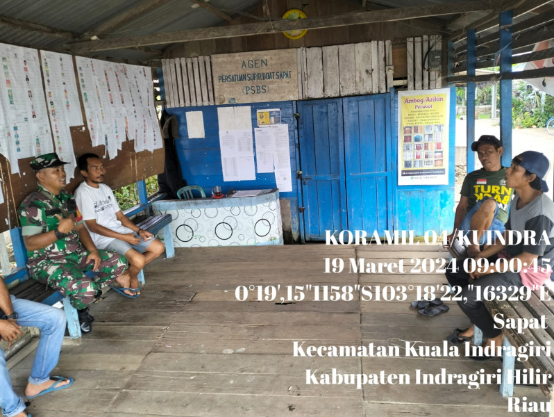 Melalui Komsos, Babinsa Koramil 04/Kuindra Wujudkan Kepedulian Terhadap Warga di Binaan