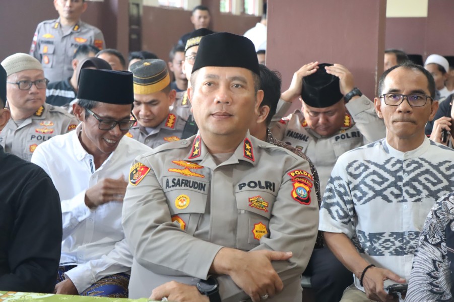 Pererat Silahturahmi : Irjen Pol.Asep Safrudin Kapolda Kepri Buka Puasa Bersama Insan Media Dan Santri Pererat Silahturahmi : Irjen Pol.Asep Safrudin Kapolda Kepri Buka Puasa Bersama Insan Media Dan Santri