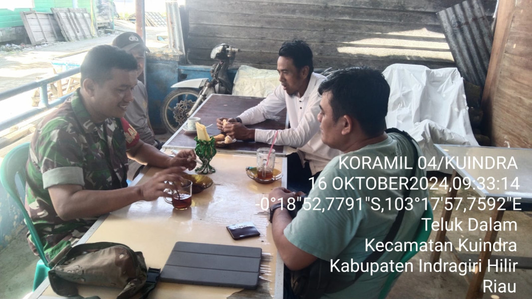 Jelang Pesta Demokrasi, Babinsa Koramil 04/Kuindra Ciptakan Keamanan dan Kenyamanan di Desa Binaan